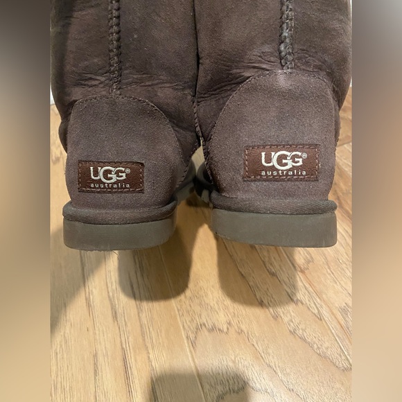 Chocolate Brown UGG Boots Classic Short Women Size 6 - Picture 5 of 9